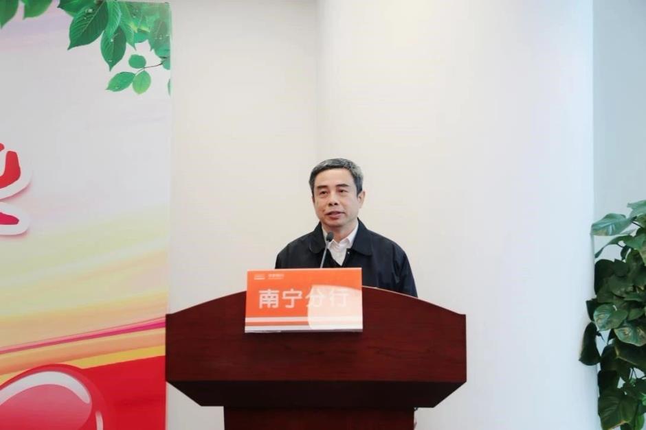 广西禁毒基金会理事长杨力平.jpg
