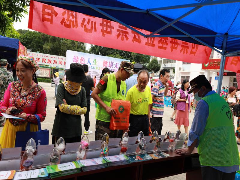 望仙坡社区禁毒宣传活动.jpg